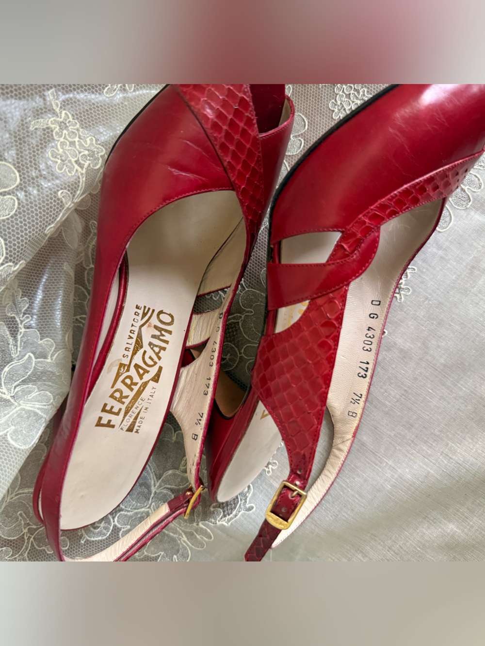 Vintage Salvatore Ferragamo Red Slingback Leather Heels - amazing condition - Picture 9 of 10